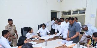 महापालिका प्रशासनाबरोबर विविध शिष्टमंडळ आणि समाजांच्या प्रश्नासंदर्भात बैठक.