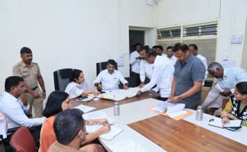 महापालिका प्रशासनाबरोबर विविध शिष्टमंडळ आणि समाजांच्या प्रश्नासंदर्भात बैठक.