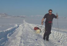 मानवी इच्छाशक्तीचा विजय: कार्ल बुशबीची अखंड पायी जगप्रदक्षिणा !