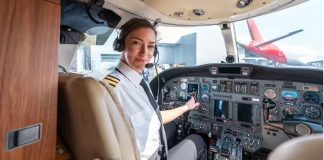 आकाशात झेप घेण्याचं स्वप्न:पायलट कसं होतात ?