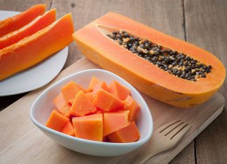थंडीत पपई: आरोग्यासाठी गोड आणि गरम फायदे खबरदारी!