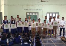 प्लॉस्टिक निर्मूलन आणि प्लॉस्टिक पुनर्वापर कार्यशाळेअंतर्गत प्लॉस्टिक मुक्त भविष्यासाठी कापडी पिशव्यांचे वाटप