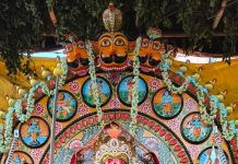 गडहिंग्लज तालुक्यातील हलकर्णी गावात महालक्ष्मी देवी आणि दुर्गा मातेची यात्रा तब्बल तीनशे वर्षांनंतर दुसर्यांदा या वर्षी पार पडत आहे.