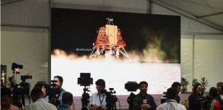 चंद्राच्या दक्षिण ध्रुवाजवळ बर्फाचे संकेत; इस्रोचा महत्त्वपूर्ण शोध