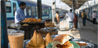 मध्य रेल्वेचा मोठा निर्णय! १ जूनपासून वडापाव, समोसा महागणार; प्रवाशांच्या खिशाला कात्री