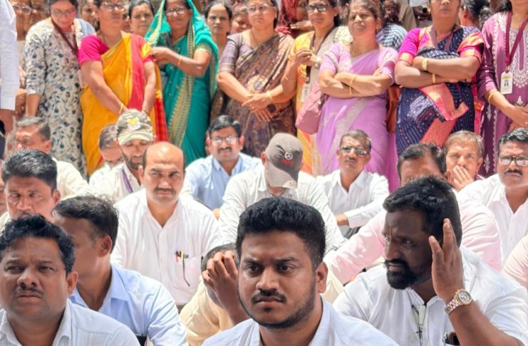 दोन मंत्र्यांच्या ओ.एस.डी. ना मात देत शिक्षक मित्र कौस्तुभ गावडेंनी मारली बाजी..